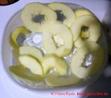 Feekaa Babyflaschen Sterilisator - Apfelringe im Korb geschichtet